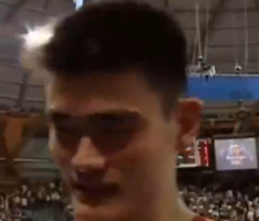 记者：有实力打NBA吗？姚明毫不犹豫：有！